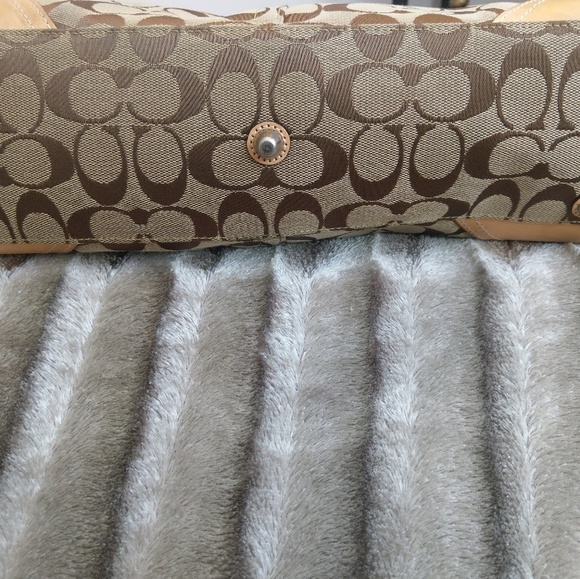 Authentic Coach signature satchel purse - Picture 7 of 8